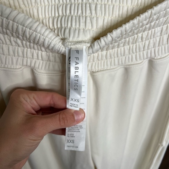 Fabletics Emilia sweatpant tie bottom size XXS in egret cream color - Picture 7 of 14